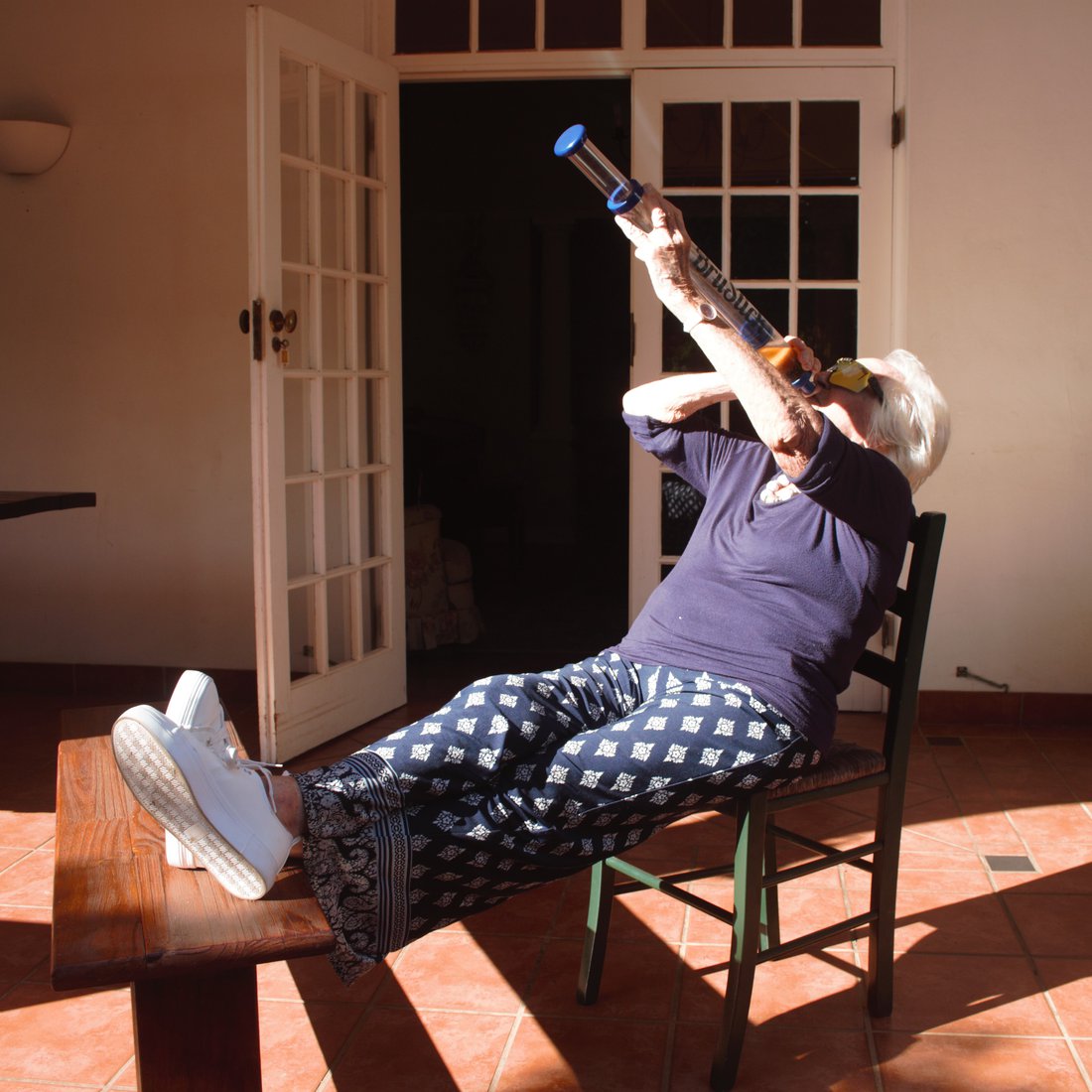 Gogo demonstrating the Brustick like a seasoned pro